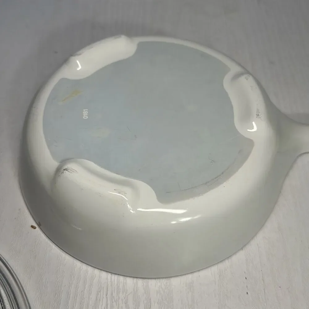 Vintage Corning Ware Plain White MW-83-B Browning Dish Pan with Lid‎ P83C Footed